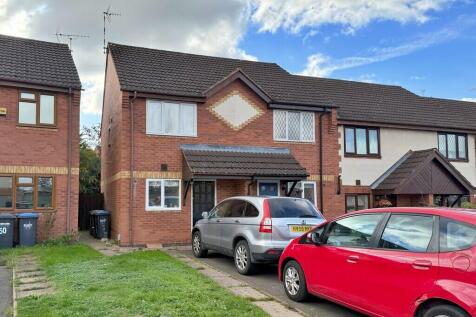 2-bed terraced on Mellish Road, Rugby, £895/mo