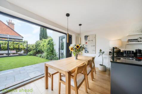 8b2b22a2-c9fc-404...