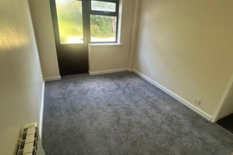 Grenville Close, Willenhall WS2 photo 4