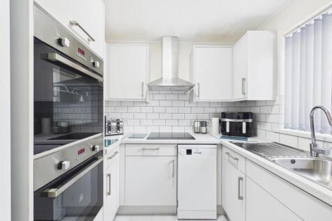 Kitchen: