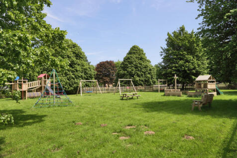 Pic 8 Childs Play Area.JPG