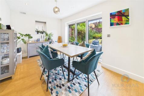 Kitchen/Family/Diner