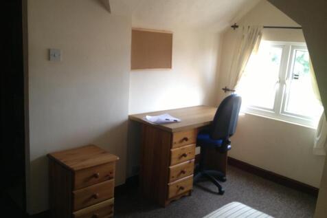 Ensuite bedroom top floor.JPG