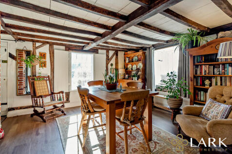 8682638-interiorW...