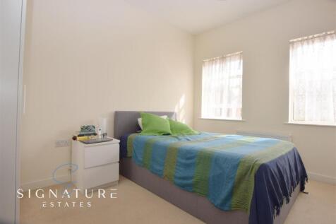 Bedroom Re.jpg