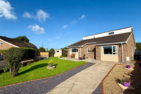 11 Glan Llyn.png