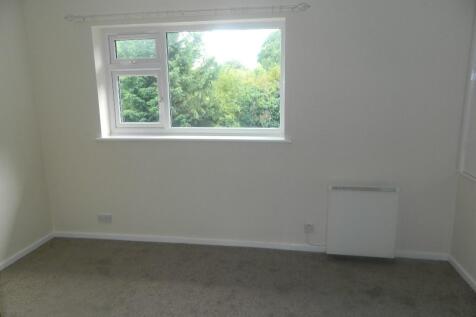 2 Tudor Grange, Court Road, Wrexham, LL13 7RH photo 3
