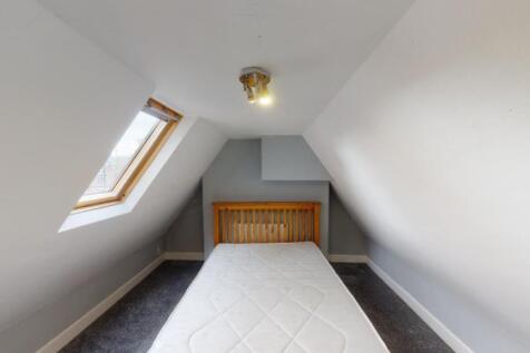 10 Burns Avenue photo 3
