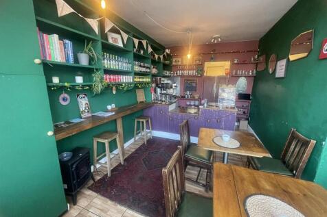 Retail Property (high street) to rent Image 3