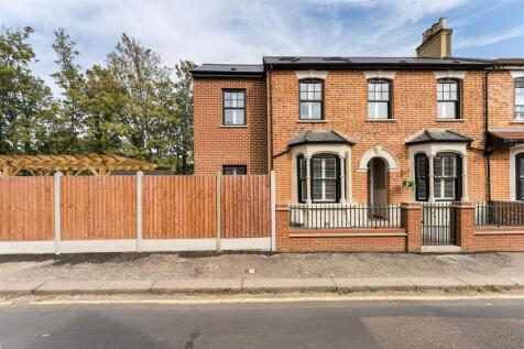 Connaught Road, E17