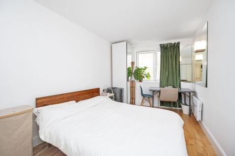 Plumbers Row, E1, Aldgate, London, E1 photo 2