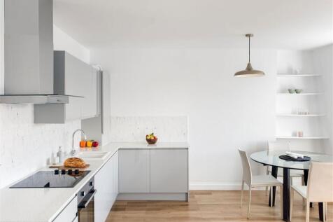 Studio flat on Callow Street, Chelsea, £3,500/mo