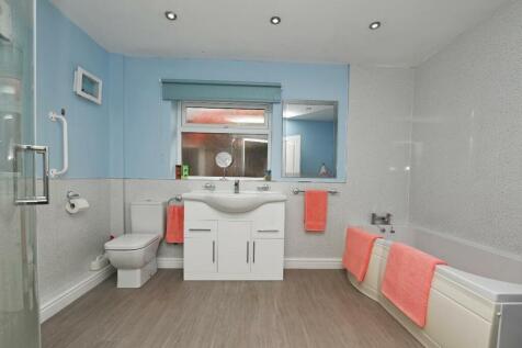 bathroom 15 winston.jpg