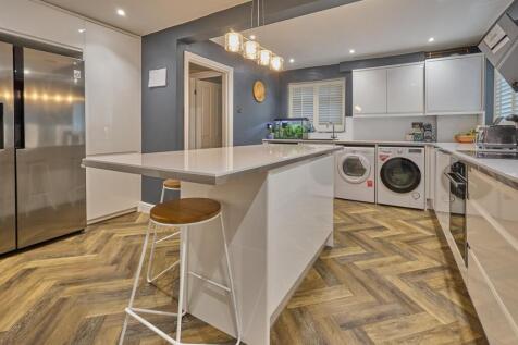 Refitted open plan dining kitchen to Front