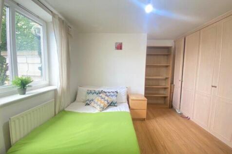room-3-flat-1-5-millenium-drive-e14-3ge-993542
