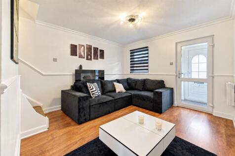 Water Lane, Purfleet-On-Thames, RM19 photo 4