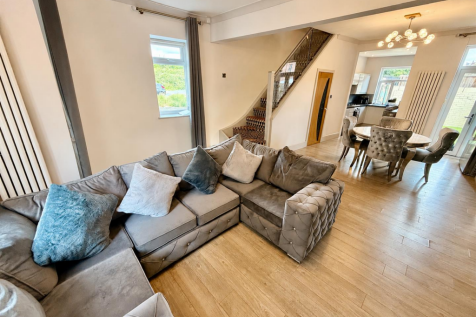 LOUNGE/DINING ROOM