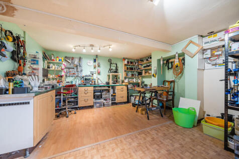 1368868-17-68f219...