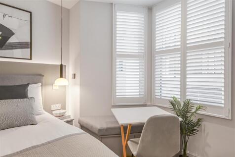 One Stay - Studio 1 - Bedroom Image 8.jpg