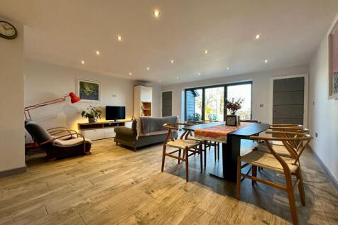 Diner/Lounge