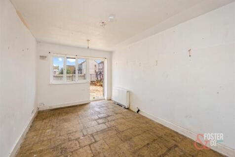 Harmsworth Crescent, 101-008.JPG