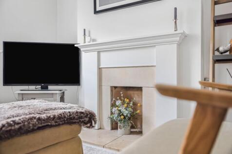 Whitecross Square, Leckhampton, Cheltenham, Gloucestershire, GL53 photo 3