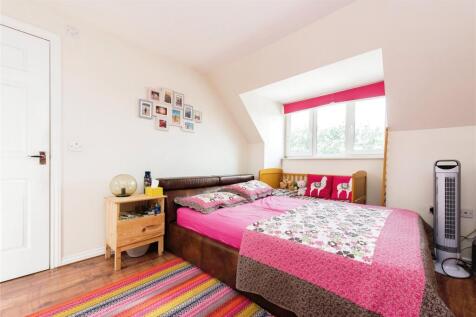 Blackburn Way, Hounslow, TW4 photo 3