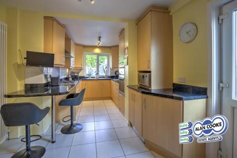 EXTENDED BREAKFAST KITCHEN