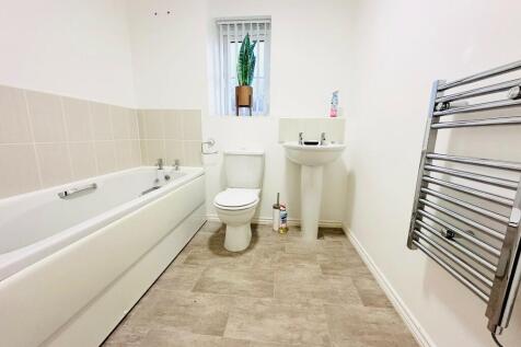 Squires Grove, Willenhall, WV12 photo 5