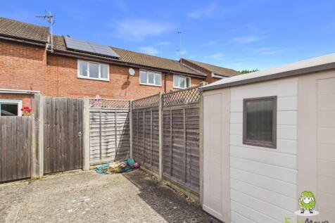 EweMove Estate Agents Basingstoke - Brookvale Clos