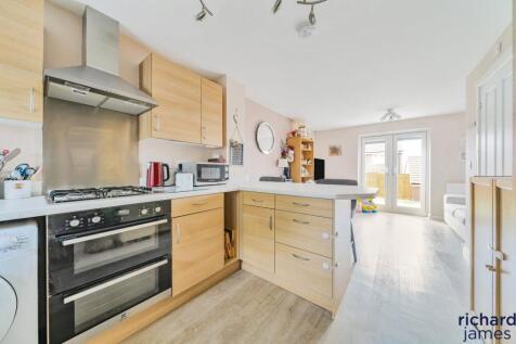 Cavendish Close, Calne, Wiltshire, SN11 photo 4