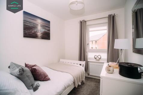 Maple bedroom 3.jpg