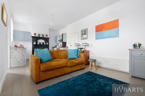 2 Bedroom Maisonette for Sale