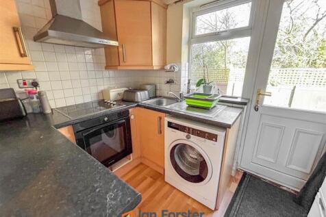 Skelton Court, Newcastle Upon Tyne photo 3