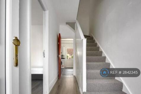 Galsworthy Avenue, London, E14 photo 5