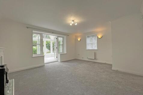 Captains Gardens 1 - Living Room Front.jpg