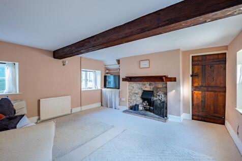 Living Room.jpg