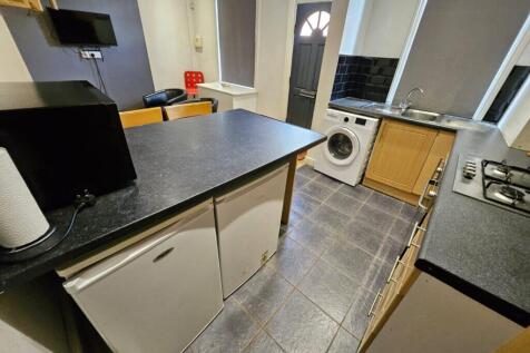 9 Pennington Street, Woodhouse, Leeds, LS6 2JP photo 3