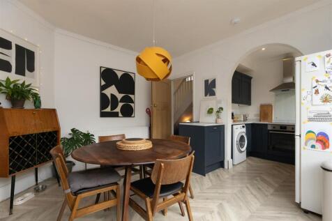 Open plan living/kitchen