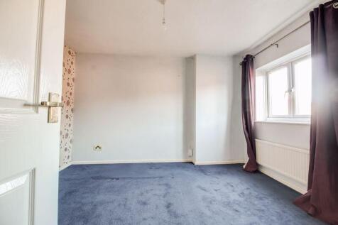 Lindisfarne Close, Eynesbury, St. Neots photo 4