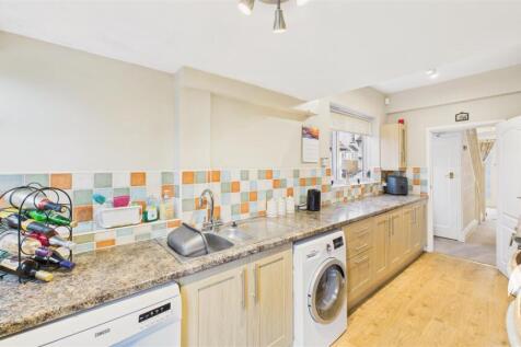 Breakfasting Kitchen