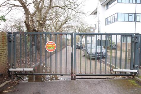 Gate.JPG