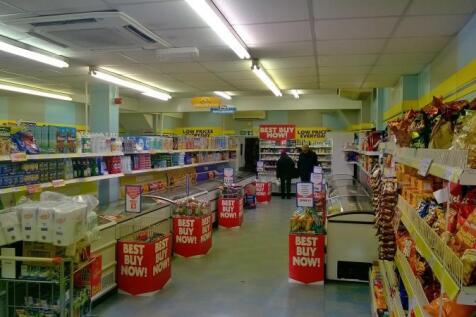 Retail Property (high street) to rent Image 4