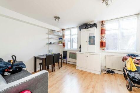 Cambridge Heath Rd 493 - Low Res 4.jpg