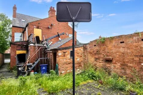 3 5 &amp; 7 Fieldside, Thorne, Doncaster, DN8 4AE
