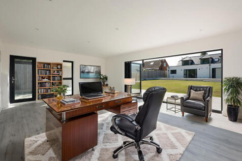 Office / Gym / Summer House