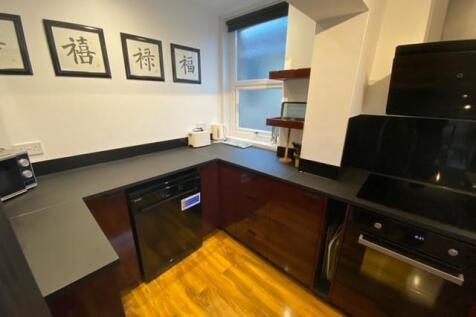 Kitchen 2.jpg