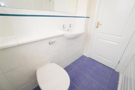 main bathroom.jpg