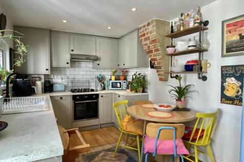 Kitchen/ Dining Room