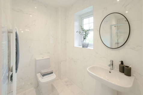 Primary en-suite